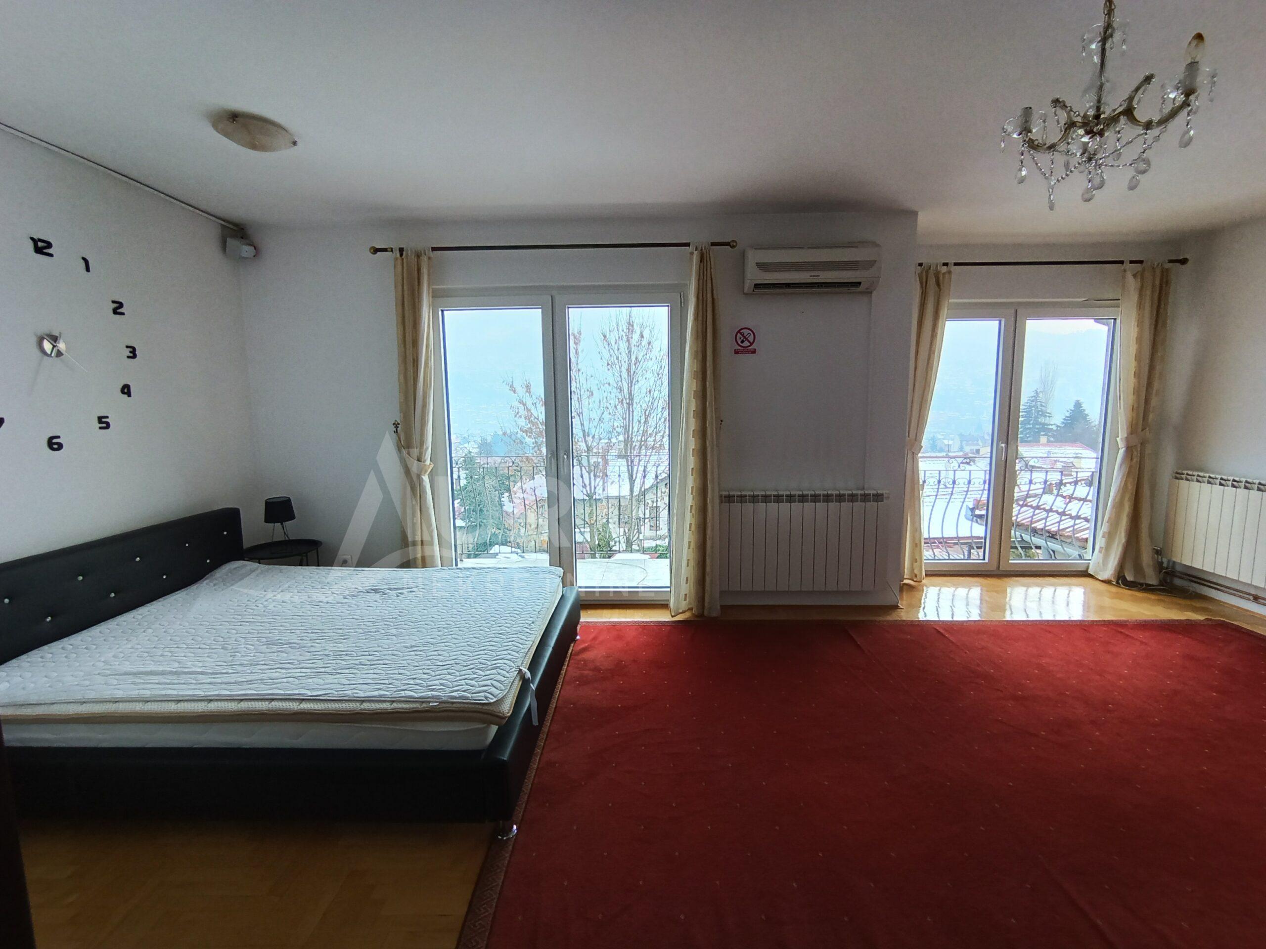 Extra house for rent / 250m2 /Sarajevo / Old town