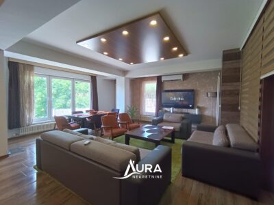 Ekskluzivna vila sa bazenom – Rezervisano!