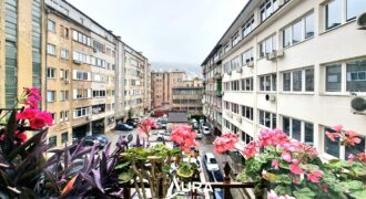 Stan sa parkingom u srcu grada / Centar