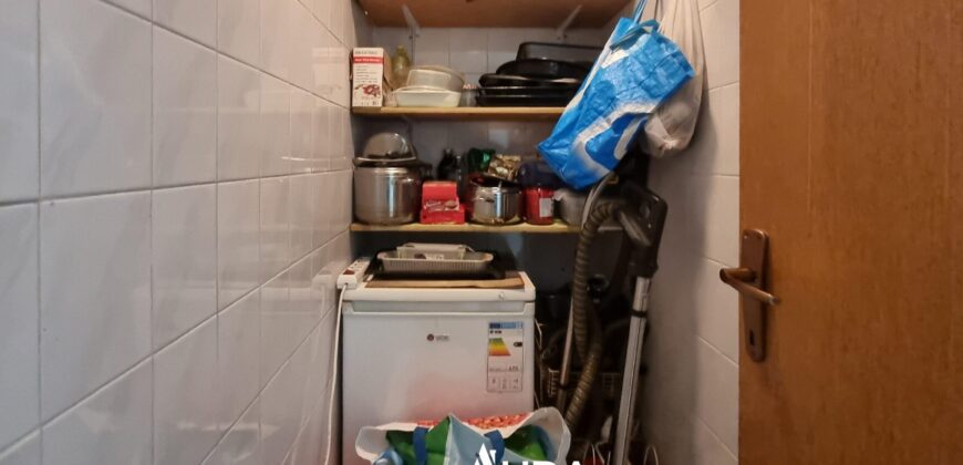 Stan sa parkingom u srcu grada / Centar