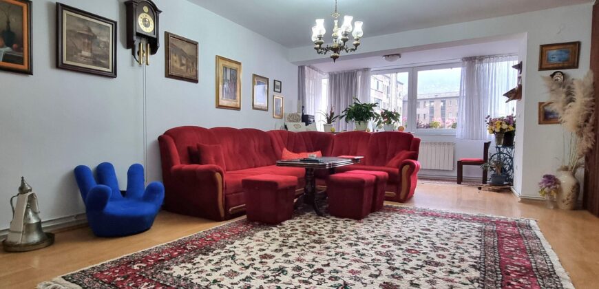 Stan sa parkingom u srcu grada / Centar