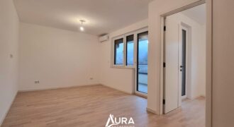 Nov i useljiv stan / Centar, Šip