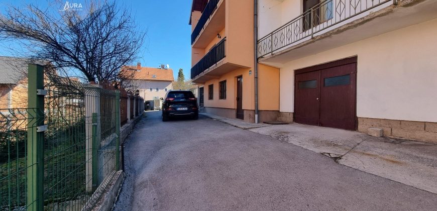 Kuća sa 2 stana / Novo Sarajevo