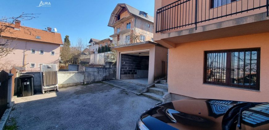 Kuća sa 2 stana / Novo Sarajevo