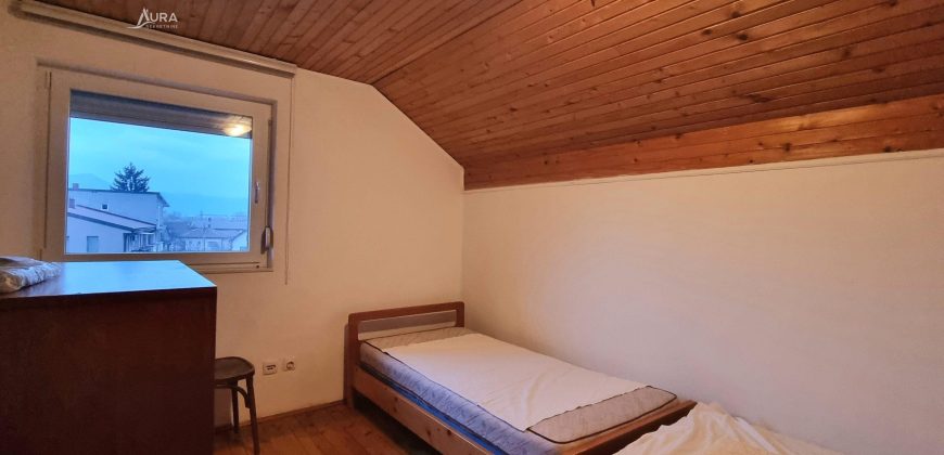 Kuća na prostranom placu / Ilidža