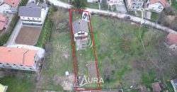 Kuća na prostranom placu / Ilidža