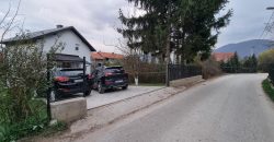 Kuća na prostranom placu / Ilidža