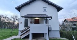 Kuća na prostranom placu / Ilidža