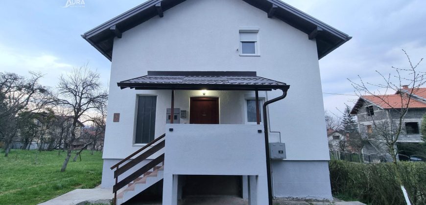 Kuća na prostranom placu / Ilidža