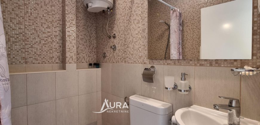 Stan sa dvorištem / Centar