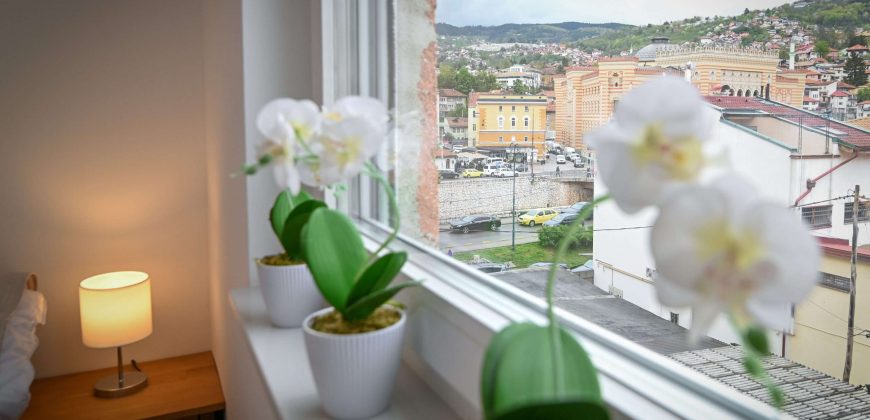 Top stan sa parkingom / Lift / Vijećnica