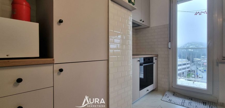 Renoviran i namješten stan / Centar, Jezero