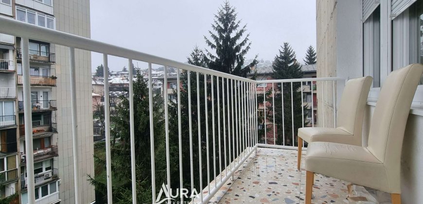 Renoviran i namješten stan / Centar, Jezero