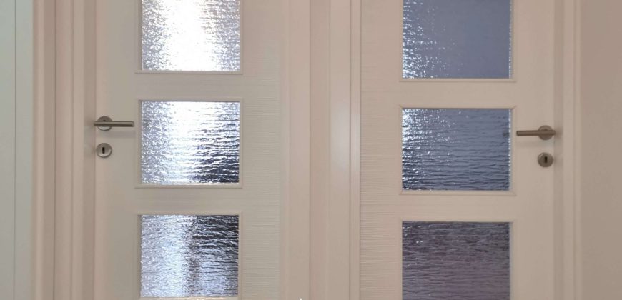 Renoviran i namješten stan / Centar, Jezero