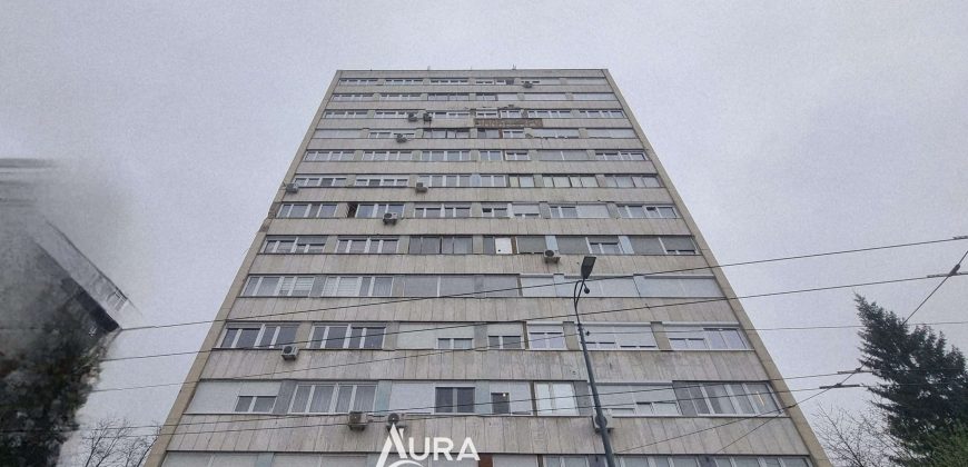 Renoviran i namješten stan / Centar, Jezero