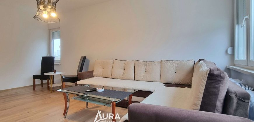 Renoviran i namješten stan / Centar, Jezero