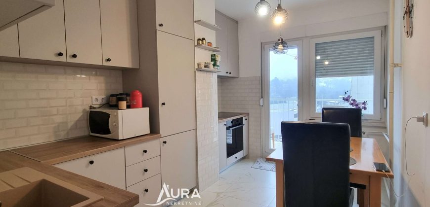 Renoviran i namješten stan / Centar, Jezero