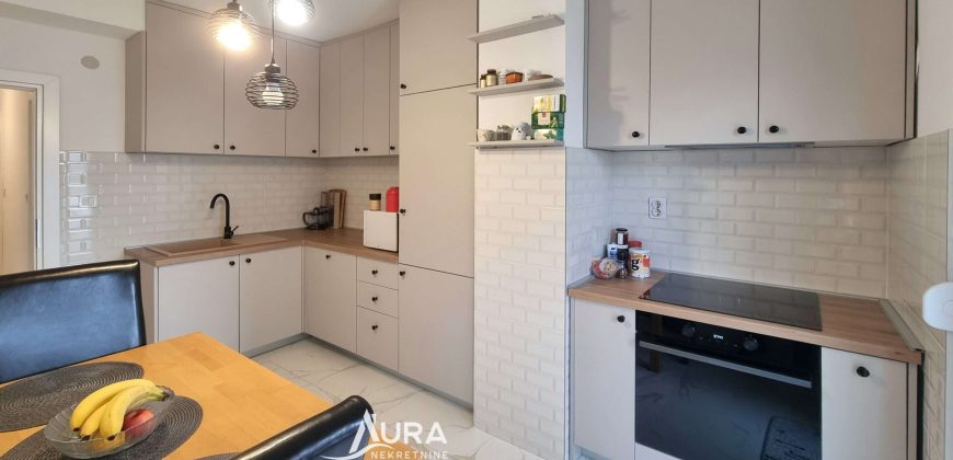 Renoviran i namješten stan / Centar, Jezero