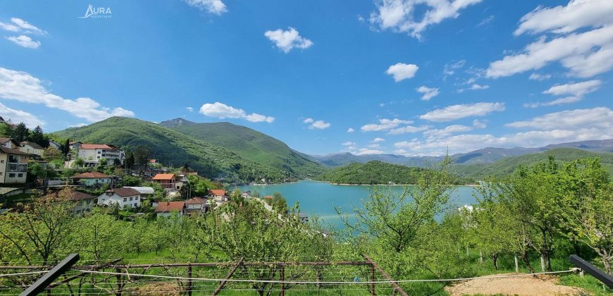 Kuća sa pogledom na Jablaničko jezero