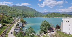 Kuća sa pogledom na Jablaničko jezero