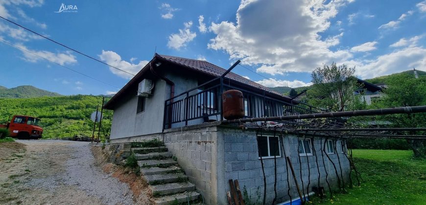 Kuća sa pogledom na Jablaničko jezero