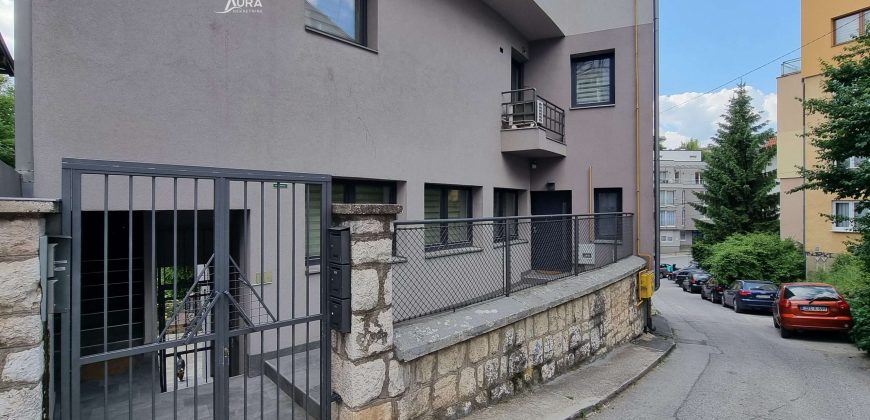 Dvoetažni stan sa garažom / Mejtaš