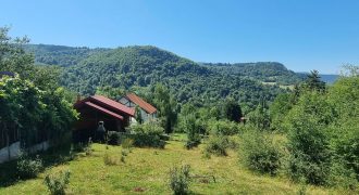 Zemljište 1.600 m2 / Stari Grad, Faletići
