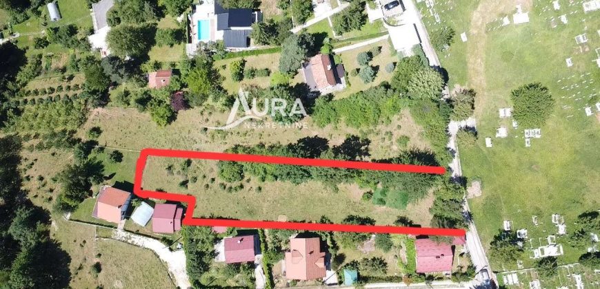 Zemljište 1.600 m2 / Stari Grad, Faletići