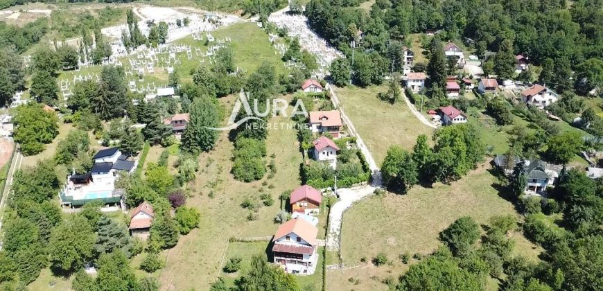 Zemljište 1.600 m2 / Stari Grad, Faletići