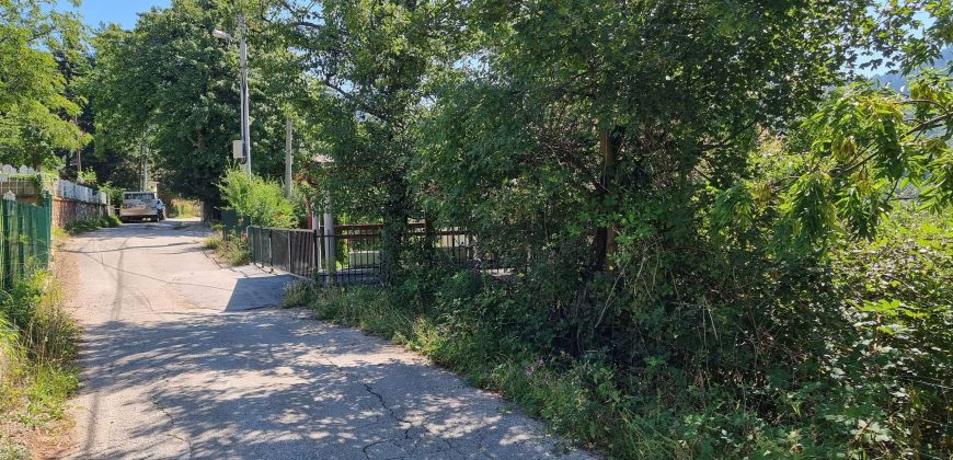 Zemljište 1.600 m2 / Stari Grad, Faletići