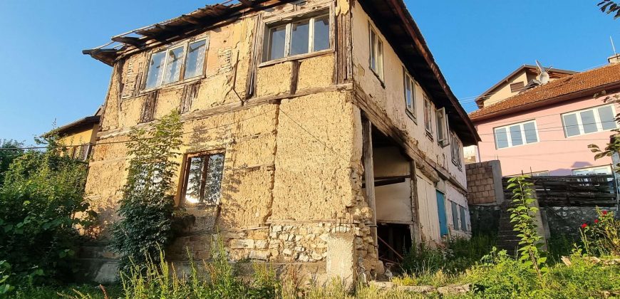 Top zemljište sa pogledom / Vratnik