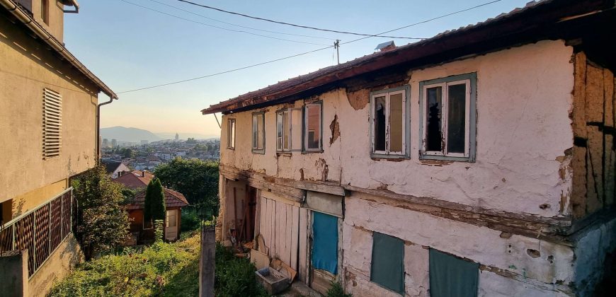 Top zemljište sa pogledom / Vratnik