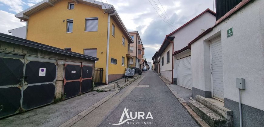 Namješten stan / Mejtaš, Centar