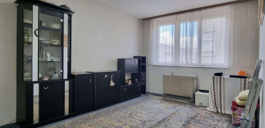 Dvosoban stan / 2. sprat/ Centar