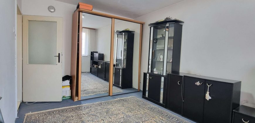 Dvosoban stan / 2. sprat/ Centar