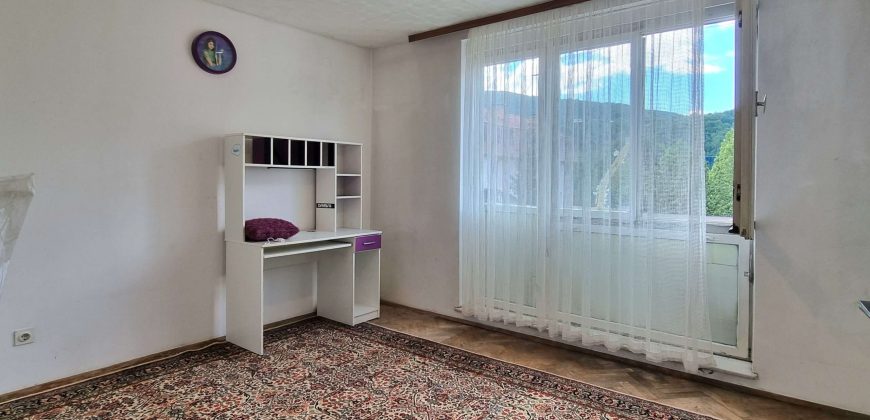 Dvosoban stan / 2. sprat/ Centar