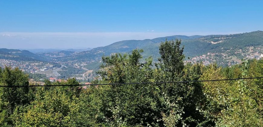 Top građevinsko zemljište sa objektom / Sarajevo
