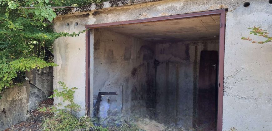 Top građevinsko zemljište sa objektom / Sarajevo