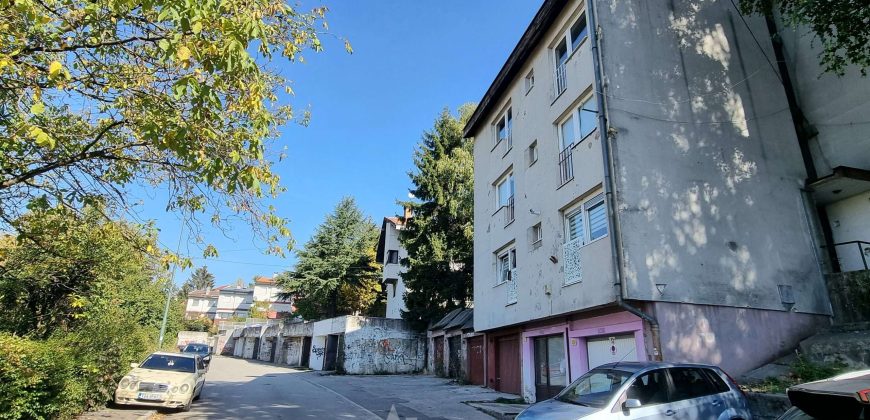 Renoviran stan / Centar – Koševsko Brdo